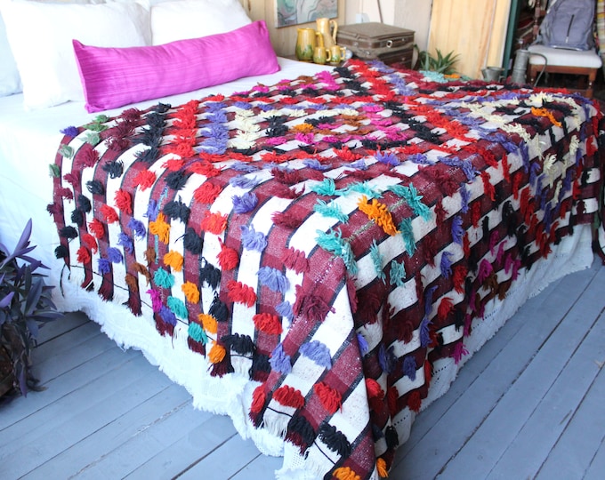 4'9"x 7'8" ft Vintage Pom Pom Kilim, Ethnic Bohemian Kilim Coloured Handwoven Kilim