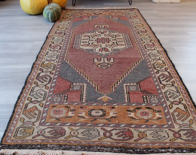 3'3"x6'9" ft, Vintage Rug, Ethnic Anatolian Rug, Small Ethnic Rug, Traditional , Turkish Rug , Red wool rug, vintage handwoven rug / B-1312