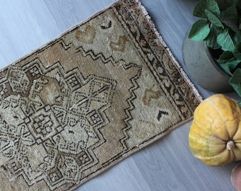 Beige Handwoven Door Mat, Ethnic Wool Door mat, Vintage Door Mat, Pale Oriental Door Mat / B-1455 / 1'4"x2'9"