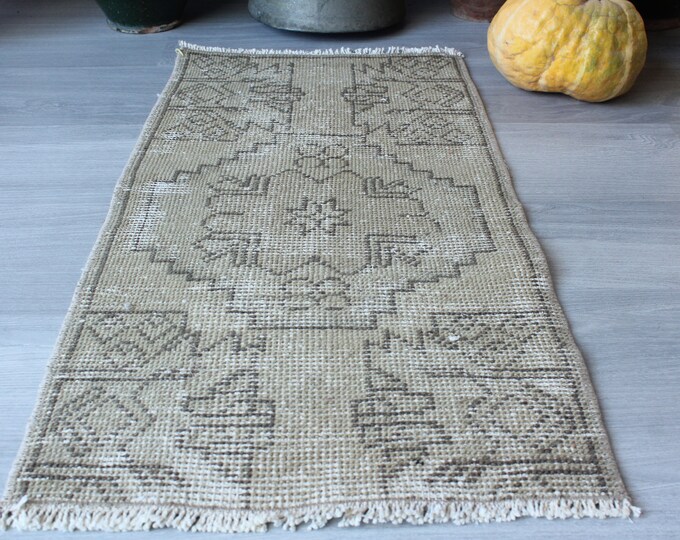 Vintage Rug Door Mat, Handwoven Door Mat, Vintage Fade Rug, Sandy Beige Wool Door Mat / B-1451 / 1'4"x2'7"