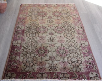 Vintage Floral Rug, Small Vintage Rug, Pink Floral Rug , Small Area Rug / B-1599 / 2'6"x4'3"
