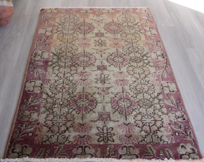 Vintage Floral Rug, Small Vintage Rug, Pink Floral Rug , Small Area Rug / B-1599 / 2'6"x4'3"