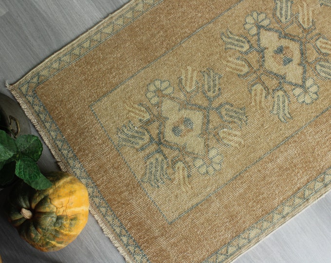 Small Vintage Rug, Beige Handwoven Door Mat, Ethnic Beige Rug Door Mat, Rug Door Mat, Small Beige Rug / B-1640 / 2'4"x4'2"