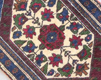 Vintage Door Mat, Handwoven Small Anatolian Rug, Small TASPINAR  Rug, Oriental Door Mat  / B- 1509