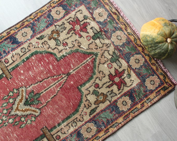 Vintage Chandelier Rug , Traditional Prayer Rug , Classic Design Turkish Rug / B-1634 / 2'4"x4'9"