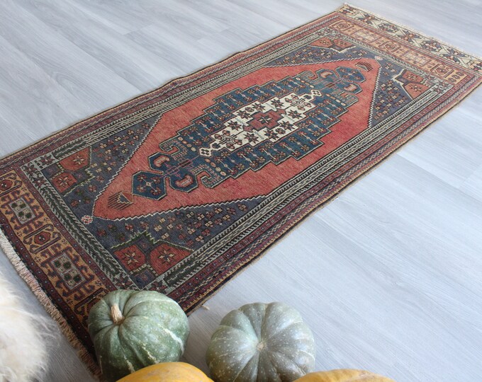 2'6"x6'2" ft   Vintage Rug, Vintage Anatolian Rug , Ethnic Handwoven Rug , Red-Blue Taspinar Rug, Handwoven Rug / B-1308