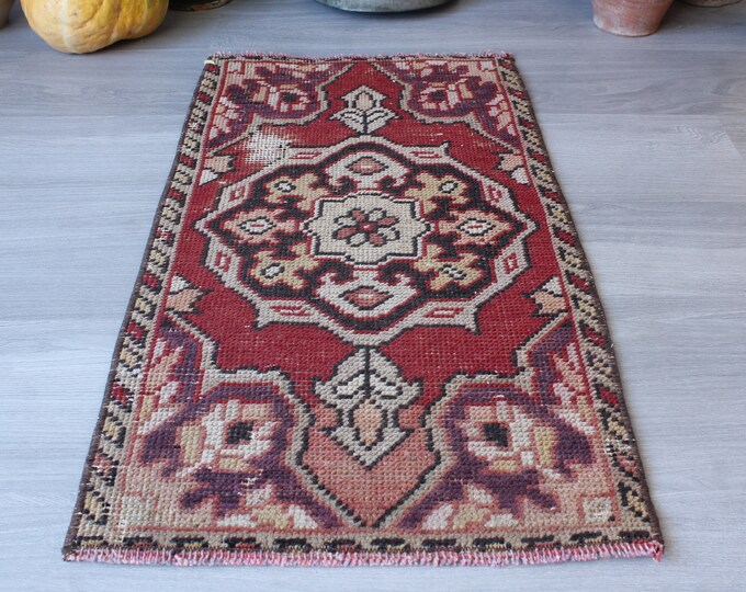 Small Anatolian Rug, Vintage Door Mat, Ethnic Door Mat, Small Vintage Rug, Ethnic Bathroom Rug, Vintage Bathroom Rug / B-1440 / 1'5"x2'5"