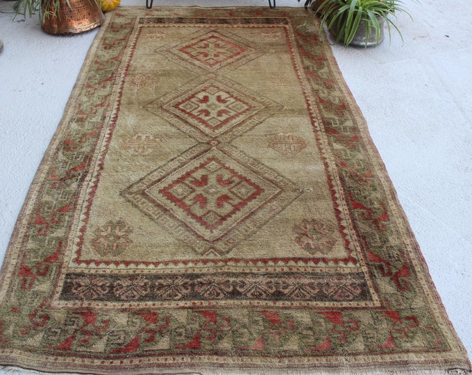 4'5"x8'6" ft  Vintage Rug, Konya Nomadic Rug, Anatolian Rug, Turkish Area Rug, Beige Turkish Rug, Piled Wool Rug, Traditional Rug