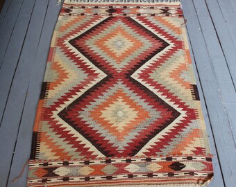 Vintage  Small Kilim, Bohemian Diamond Design Handwoven Wool Kilim Rug, Turkish Anatolian Handmade Kilim Carpet