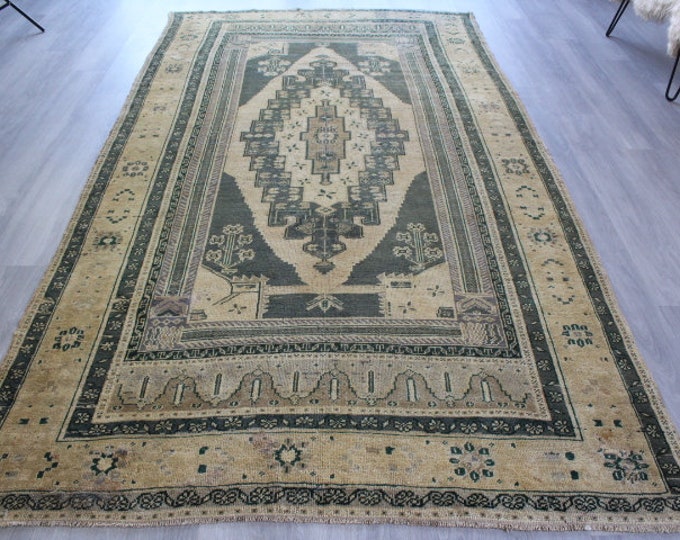 Cream Oushak Rug, Wool on Wool Anatolian Rug, Vintage Turkish Rug, Natural Wool Rug  / B-1678 / 5'6"x10'3"