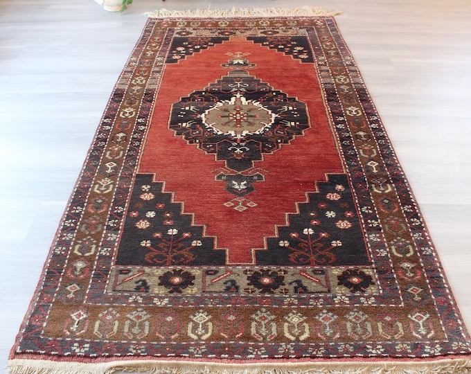 Vintage Anatolian Rug, Ethnic Red Rug, Taspinar Rug , Vintage Rug, Traditional Turkish Rug, Handwoven Red Rug / B-1222 /