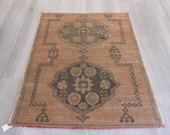 Small Vintage Rug, Pale Red Rug, Small Entry Rug / B-1720 /  2'8"x3'9"