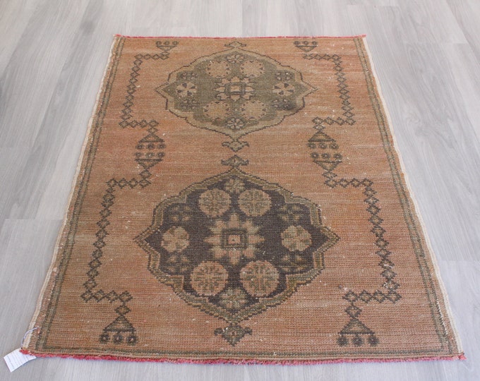 Small Vintage Rug, Pale Red Rug, Small Entry Rug / B-1720 /  2'8"x3'9"