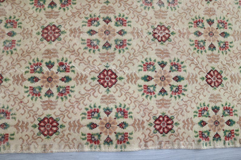 Vintage Floral Rug, Low Piled Turkish Area Rug, 3'8''x6'7'' / B-843 ...