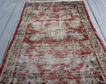 2'5"X4'8" feet Distressed Vintage Handwoven Wool Small Rug, Handmade Tan-Ivory Small Carpet Runner