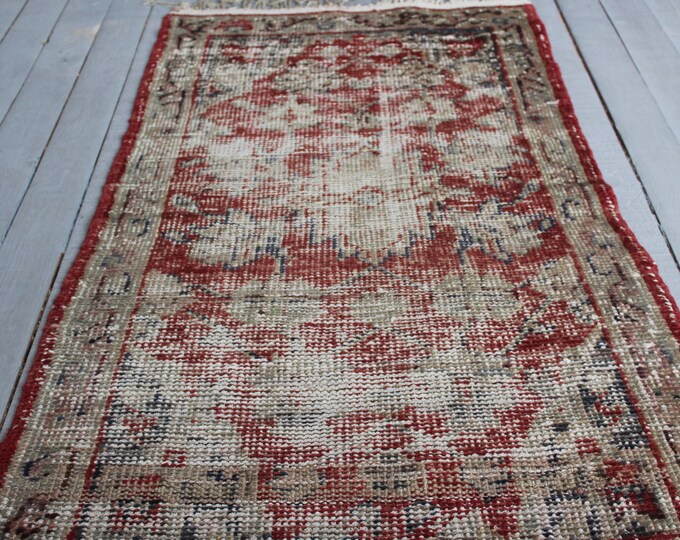 2'5"X4'8" feet Distressed Vintage Handwoven Wool Small Rug, Handmade Tan-Ivory Small Carpet Runner