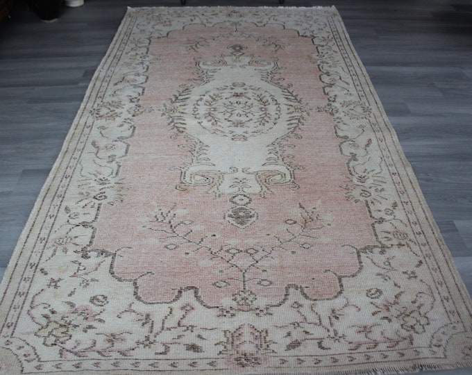 5'5"x9' ft Vintage Rug, Beige-Pink Rug, Large Pale Pink Rug, Large Area Rug, Large Oushak Rug, Large Vintage Rug, Mute Colured Rug