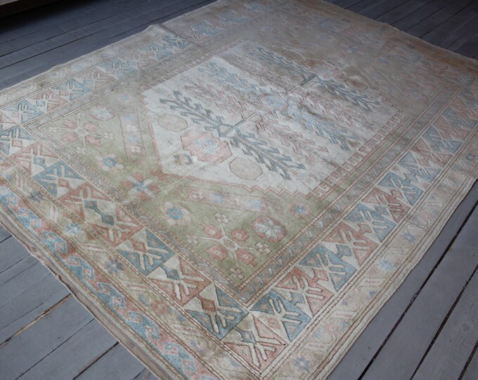 Vintage Pale rug,Vintage Ivory Wool Rug,Scandinavian Style Nursery,Bedroom Rug / 5'3"x6'9" feet