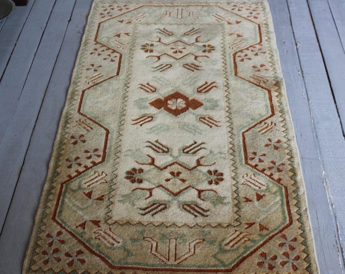 2'6"x4'5" Vintage Anatolian Handwoven Wool Carpet,Turkish Handmade Floral Rug,Bedroom Entry Carpet