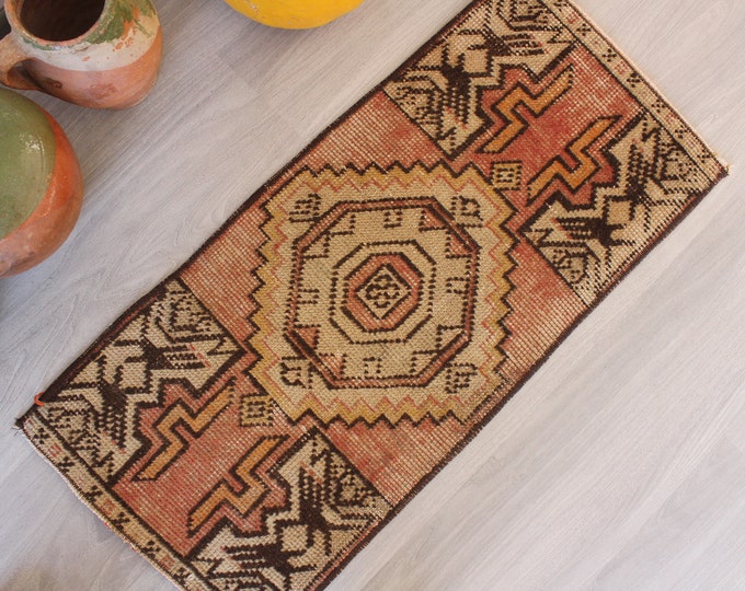 Vintage Rug Door Mat, Ethnic Handwoven Wool Door Mat , Ethnic Small Rug / B-1540 / 1'3"x2'7"