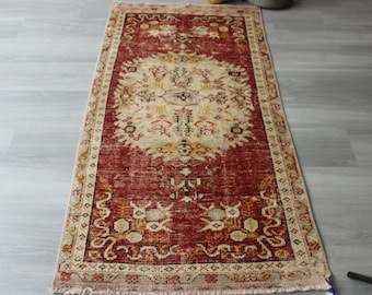 2'5"x5'3" Vintage Small Rug, Ethnic Anatolian Rug, Handwoven WoolSmall  Rug / B-1638