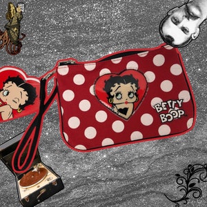 Collectible Betty Boop Wristlet Strap Purse Boomerang