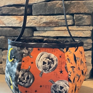 Halloween Treat Bag, Halloween Basket, Trick or Treat Bag, Candy Bag