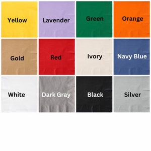 Puede incluir: Una carta de colores con 12 colores diferentes de servilletas de papel. Los colores son: amarillo, lavanda, verde, naranja, dorado, rojo, marfil, azul marino, blanco, gris oscuro, negro y plata.