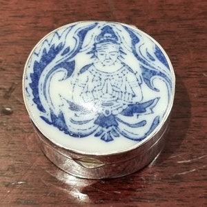 Vintage Chinese Blue and White Sterling Silver 925 and Porcelain Top Round Pill Box image 2