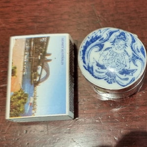 Vintage Chinese Blue and White Sterling Silver 925 and Porcelain Top Round Pill Box image 9