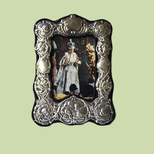 Vintage Hallmarked Sterling Silver Photo Frame Blank Cartouche Cherubs Repousse London 1982