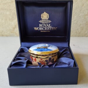 Vintage Royal Worcester HMS Victory Fine Bone China Nelson Collection Lidded Ring/Trinket Box 2003 By Appointment to Queen Elizabeth 11