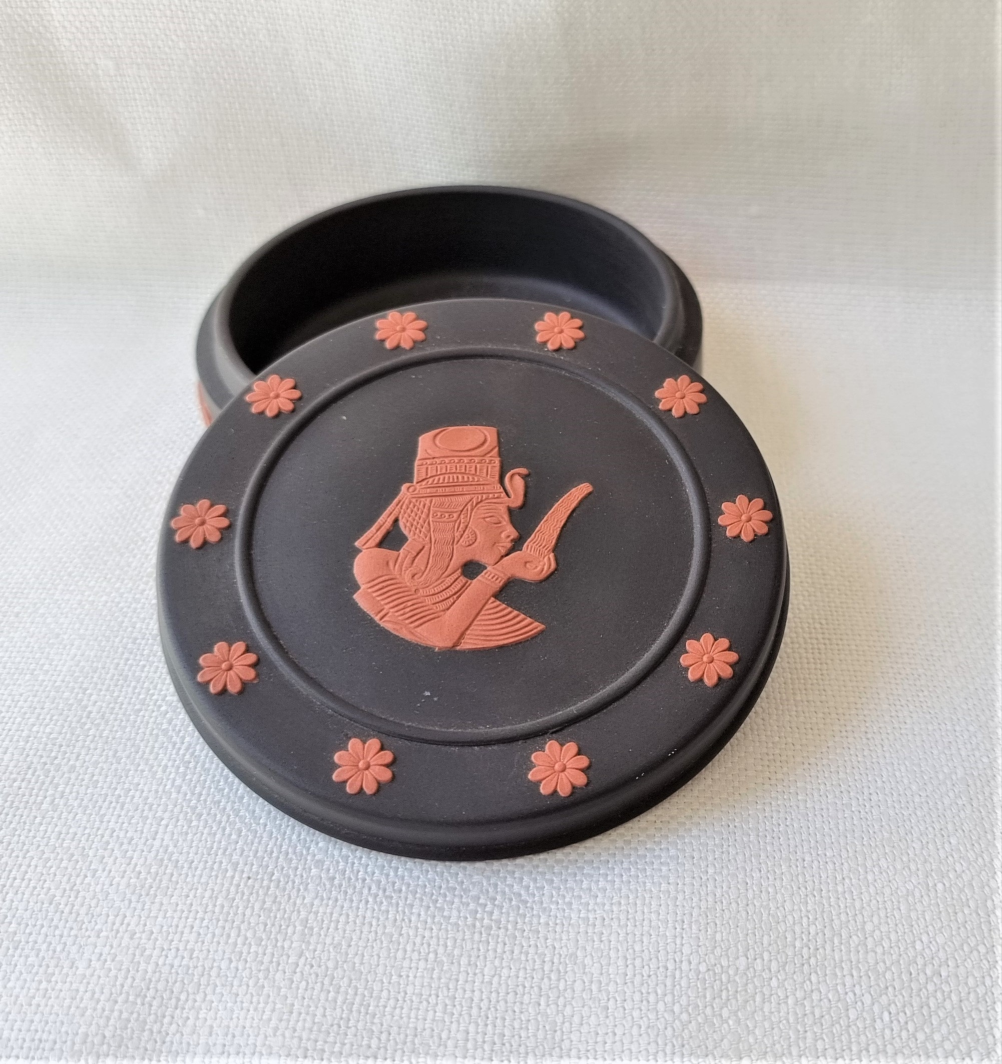 希少なヴィンテージ ウェッジウッド ブラックバサルト＆テラコッタ