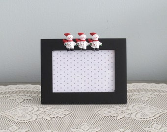 Three Happy Snowmen on a 3.5 x 5 Picture Frame