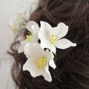 Three Jasmines Wedding White Flower Hair Pin Accessories - Floral Hair Decoration - Spring Wedding Hair Adornments - Bridal Flower Hair Pin