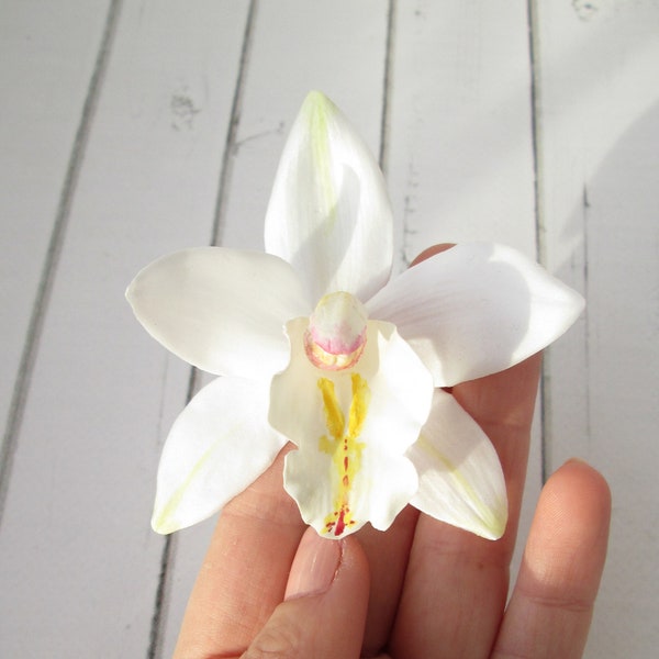 Tropical White Orchid Hair Pin - Cymbidium Orchid Wedding Hair Clip - Bridesmaids Beach Wedding Hair Pin - Hawaiian Summer Hair Accessory