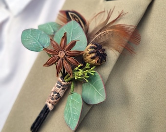 Wedding boutonniere - Rustic buttonhole - Feather brooch - Feather wedding buttonhole - Groom buttonhole - Brooch fake flowers boutonniere