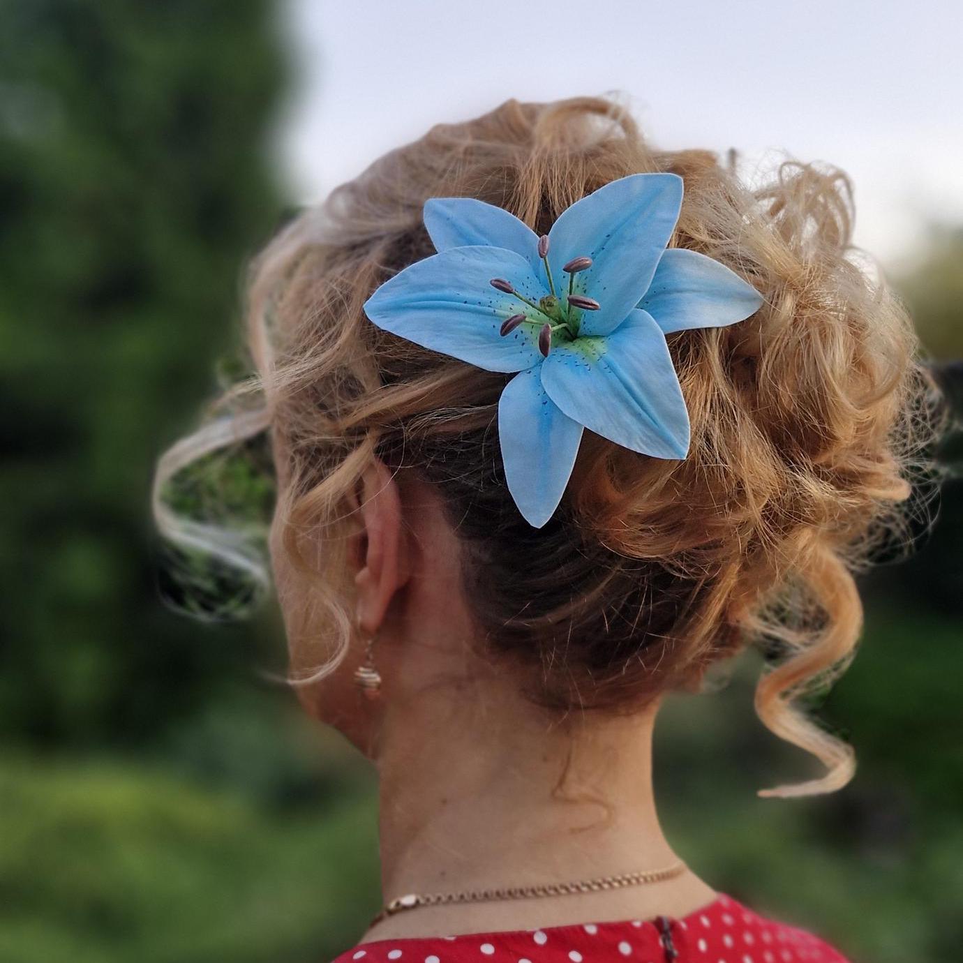 Sky Blue Lily Hair Pin - Bridesmaid Hair Flower - Aqua Blue 