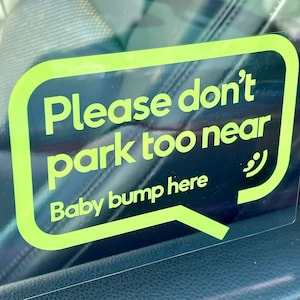Baby kinderautozitje zwangere babybump moeder raamsticker