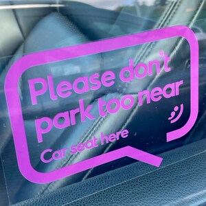 Baby-autostoeltje zwangere baby hobbel moeder raamsticker