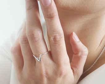 V Triangle 925 sterling silver ring  with clear zirconium/ geometric V ring/ Minimalist 925 silver ring/ Gift under 30.