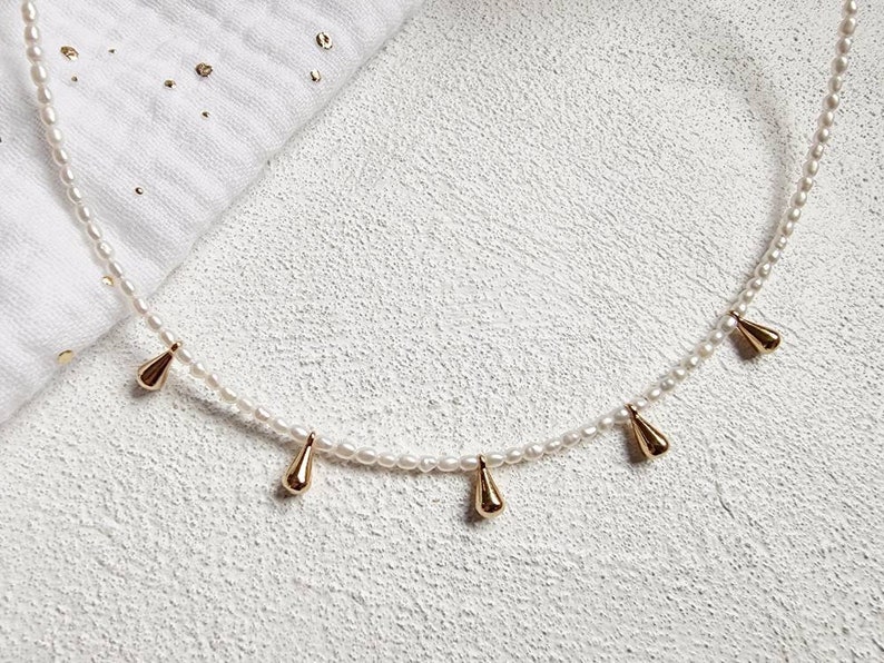 Tiny rice pearl necklace with gold plated teardrop dangle/ dainty layered pearl strand dangle necklace/ Minimalist tiny pearl drop choker image 3