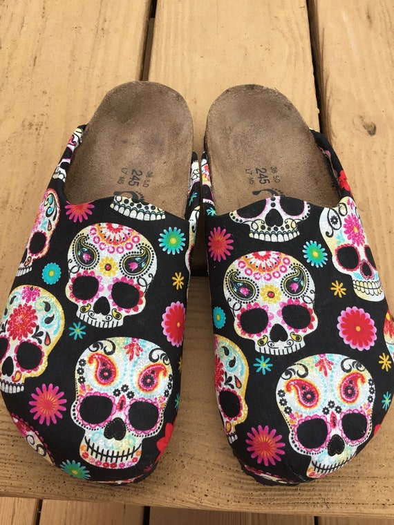 skull clogs women's