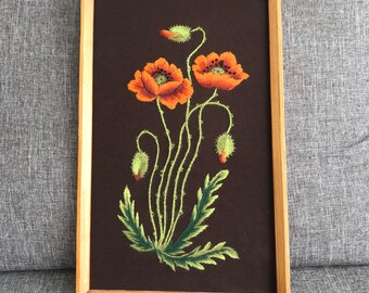Poppy Vintage Crewel / Unique crewel  / large vintage embroidery / Vintage needlepoint / Home decor / Flower crewel / Poppy