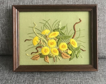 Vintage Crewel / Flower Crewel / Framed Needlework / Vintage Embroidery / Flowers