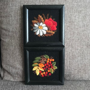 Crewel vintage / Crewel floreale / Crewel floreale incorniciato / arte crewel / Ricamo vintage / Cucito / Set di 2 / cenere di montagna / Sorbus