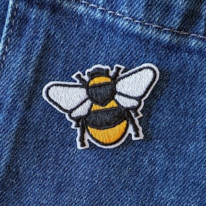 British Bee Embroidered Iron-on Patch | Embroidery Badge | 40mm Wildlife Patch | Kids Nature Patches