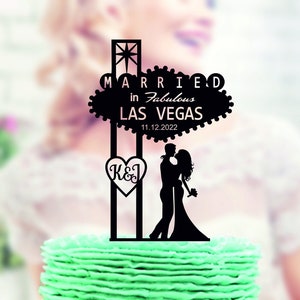 Adorno para tarta de bodas con el letrero "Bienvenido a la fabulosa Las Vegas", adorno para boda con fecha, novios, casados en Las Vegas, adorno con monograma