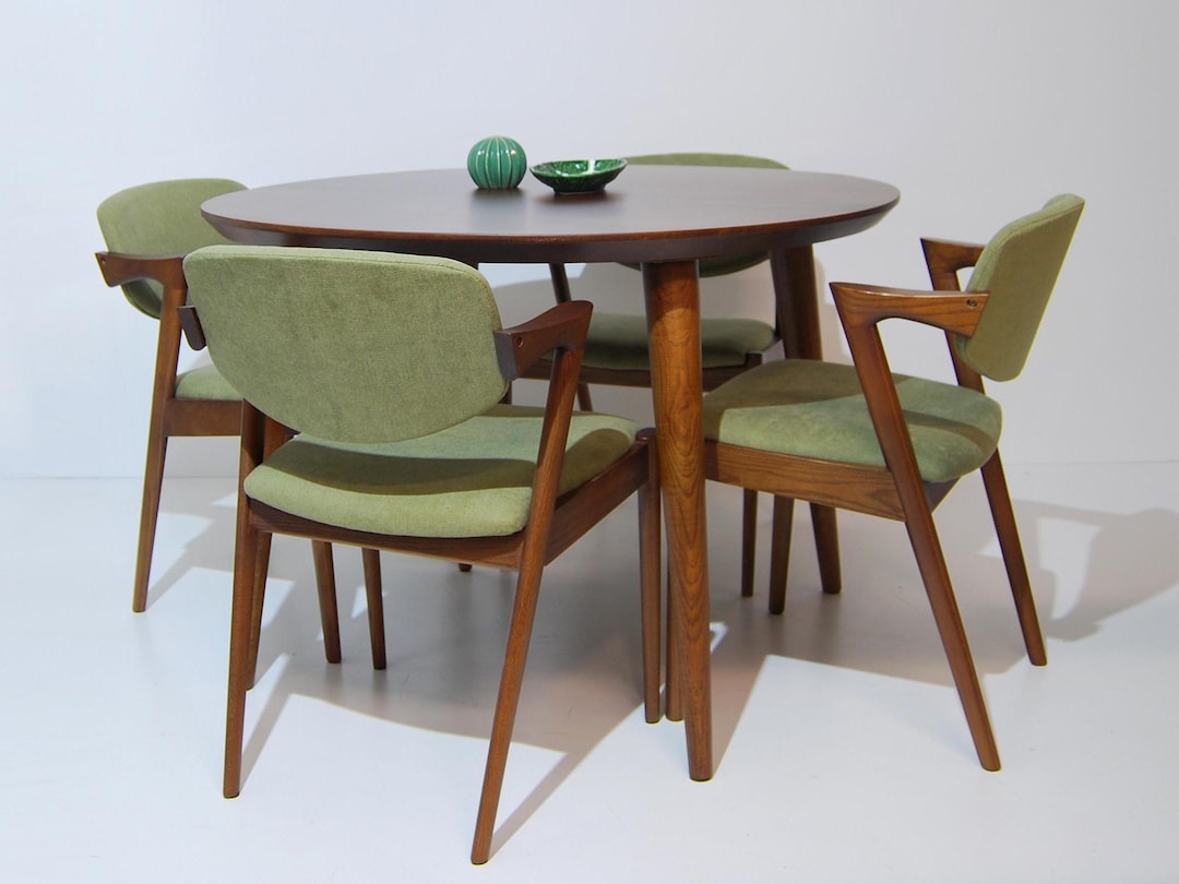 Round Dining Table / Nordic Style / Scandinavian / Mid Century - Etsy
