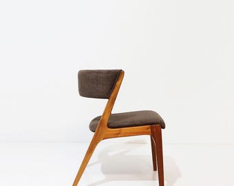 Mid-century modern dining chair, model Fire by Kai Kristiansen, in acacia wood and braga chocolate fabric
